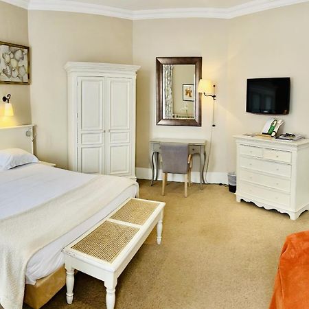 Hotel & Restaurant Le Central Trouville Habitación foto